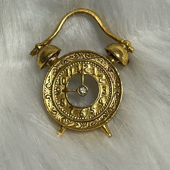 Vintage Jewelry - Vintage Alarm Clock Brooch